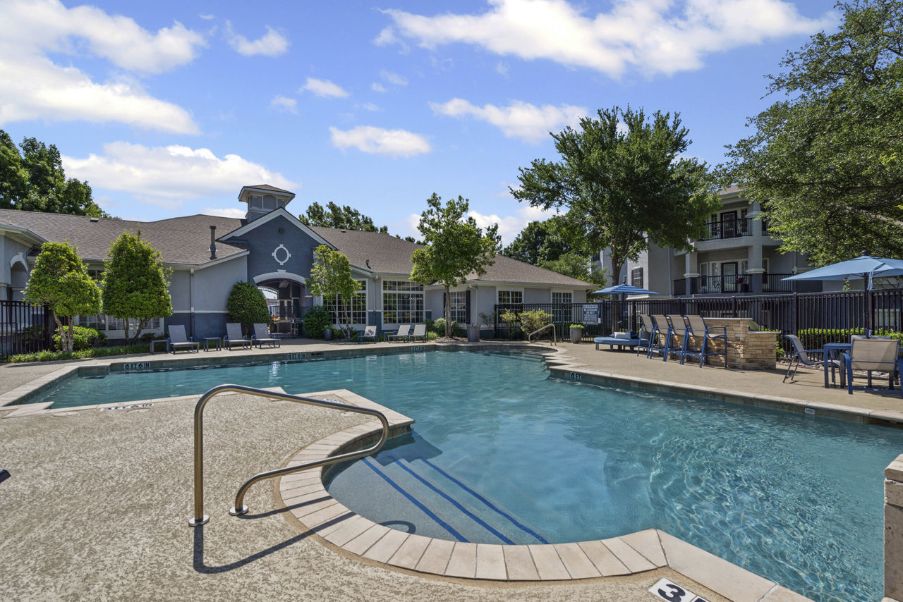 Benton Pointe photo 4