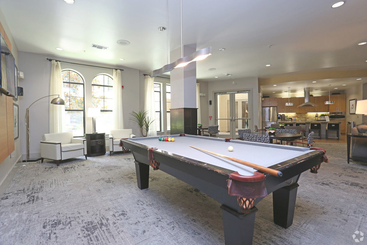 Braeswood Place photo 4