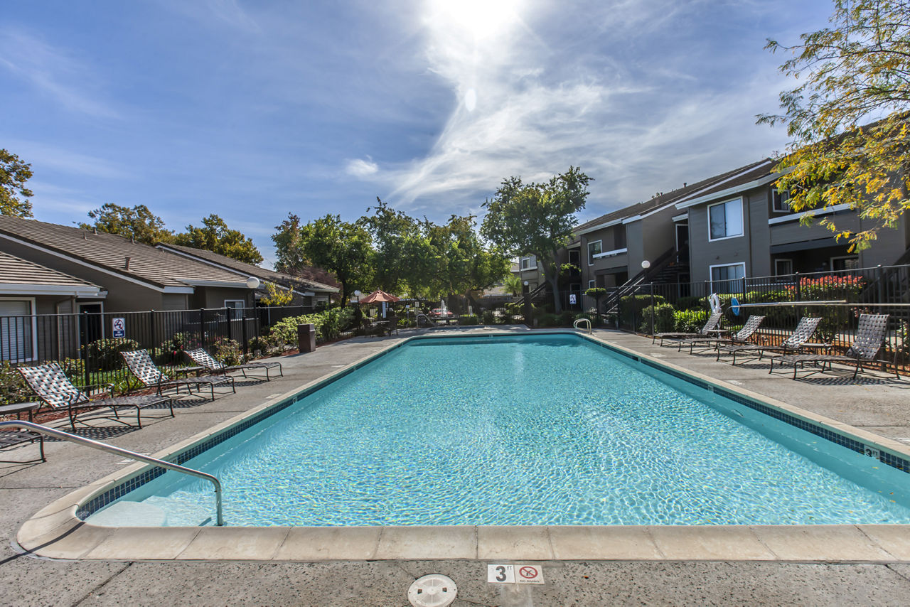 Monte Vista Apartments photo 2