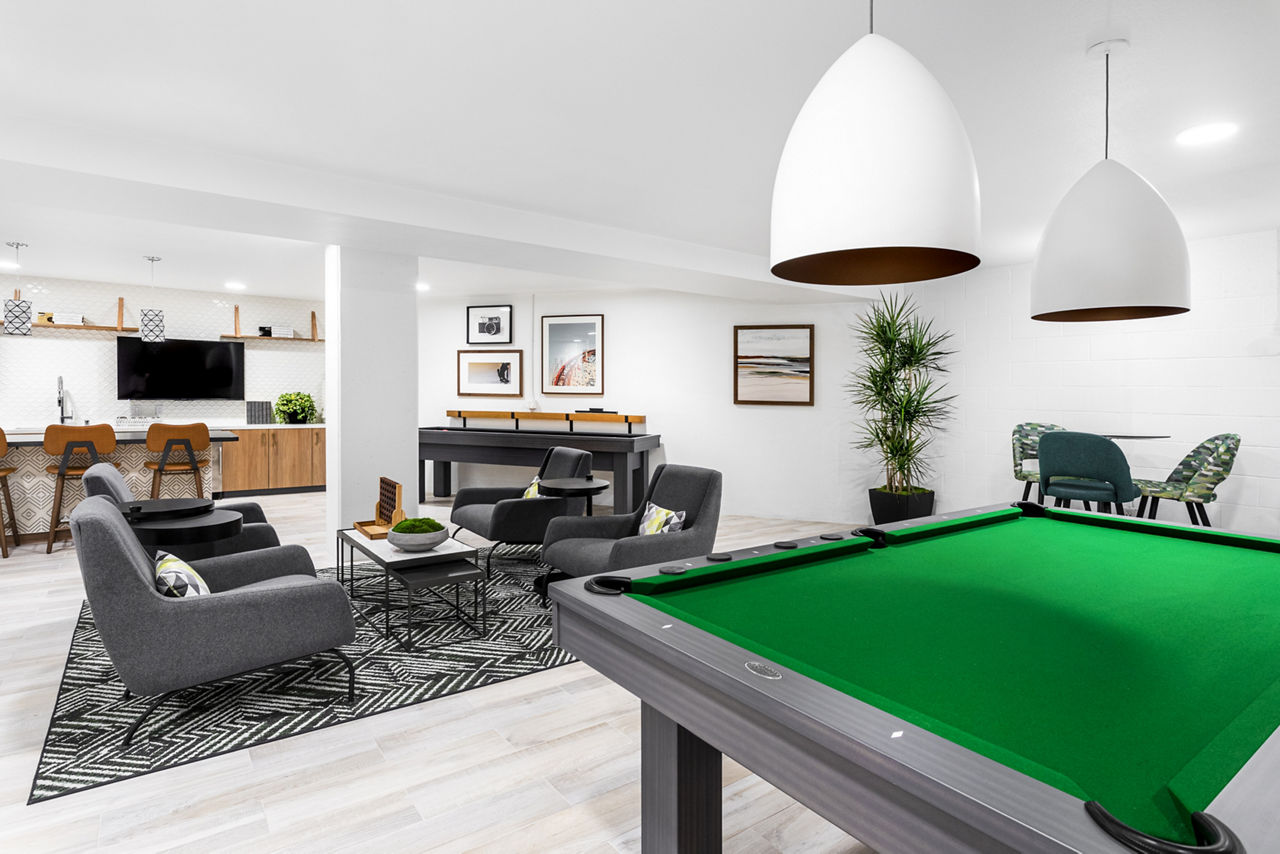 7403 Living photo 2