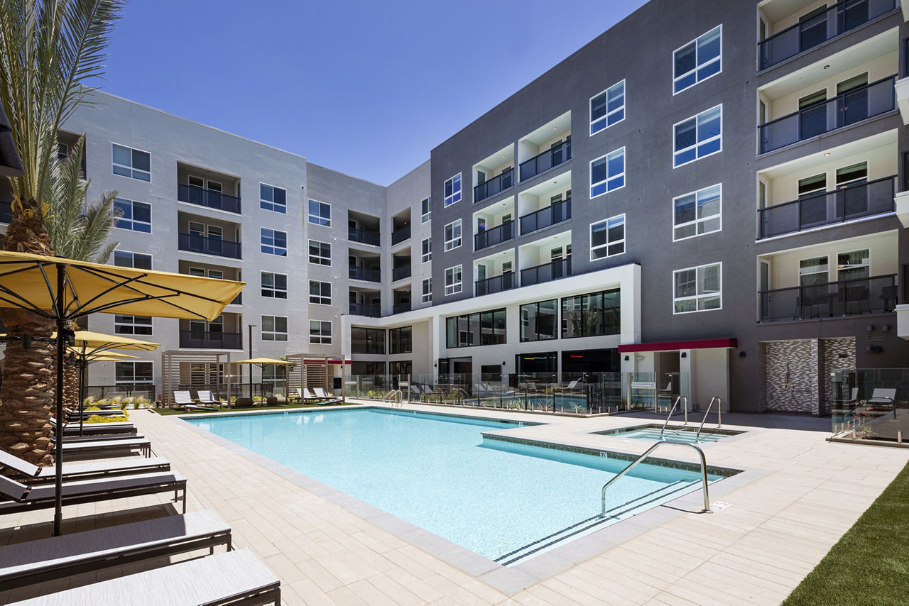 Edge Apartments photo 2