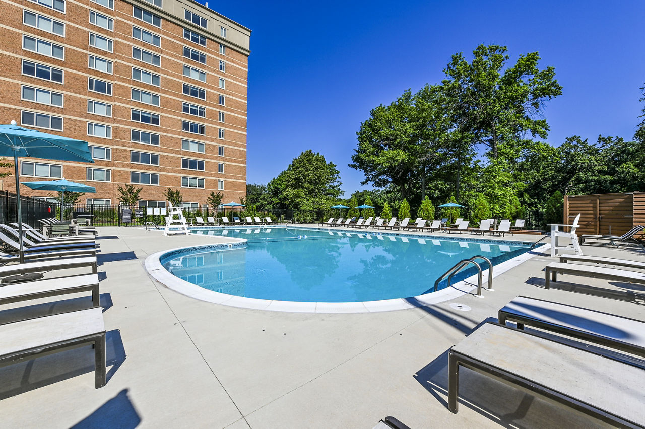 Potomac Towers photo 3