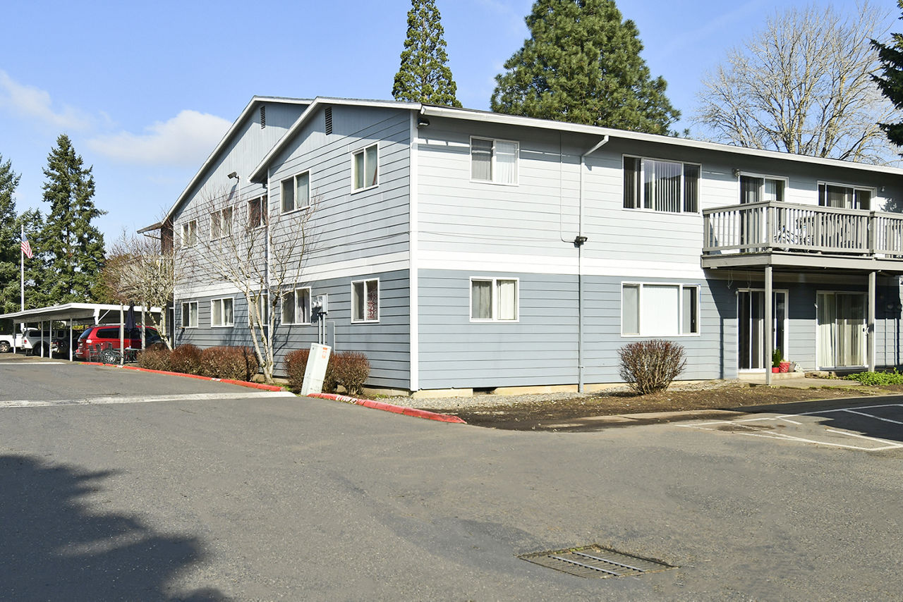 Lake Crest photo 2