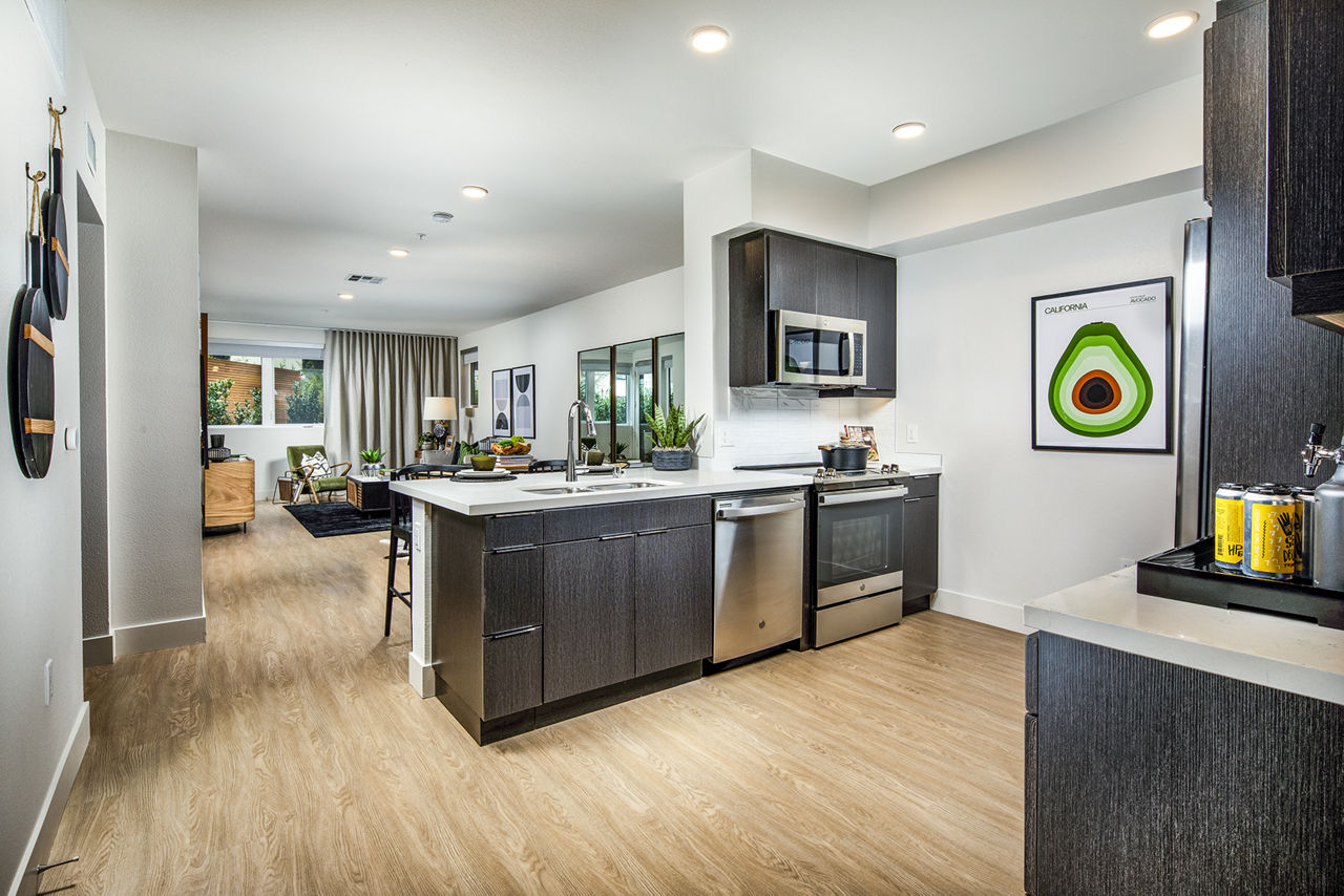 Llewellyn Apartments photo 2