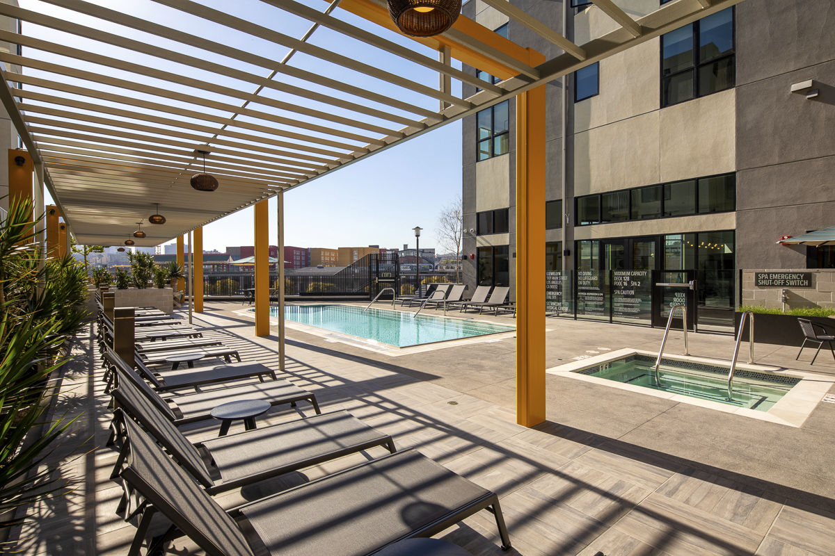 Llewellyn Apartments photo 3