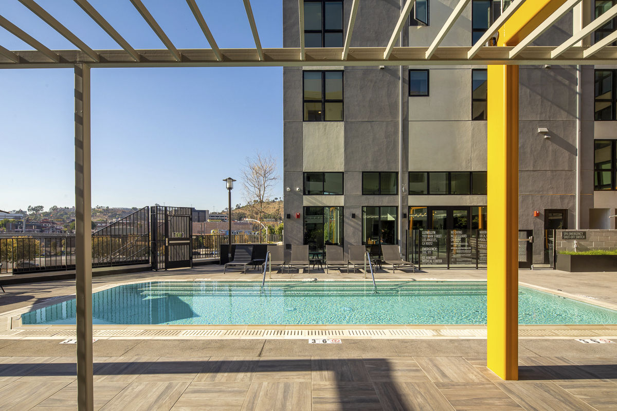 Llewellyn Apartments photo 4