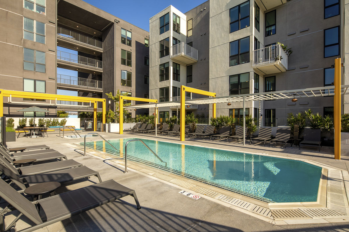 Llewellyn Apartments photo 5