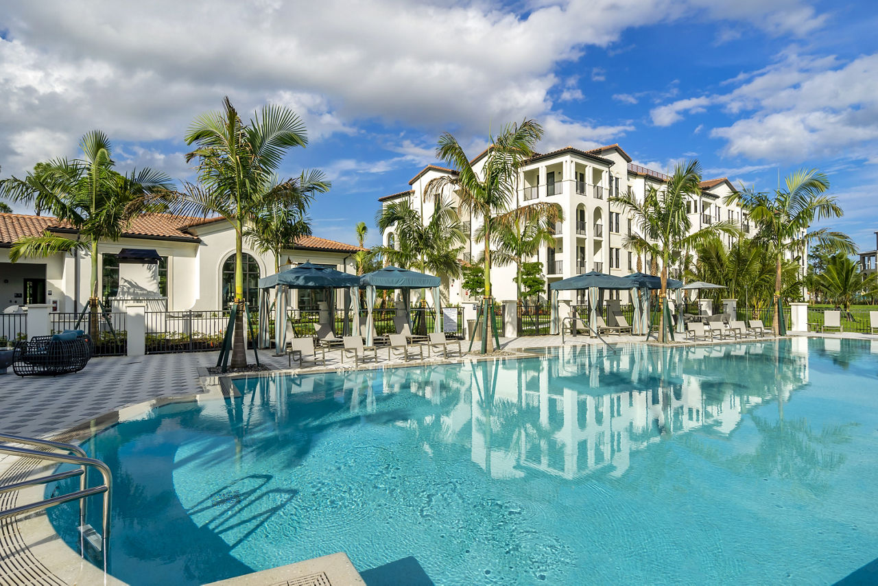 Lago Apartments photo 2