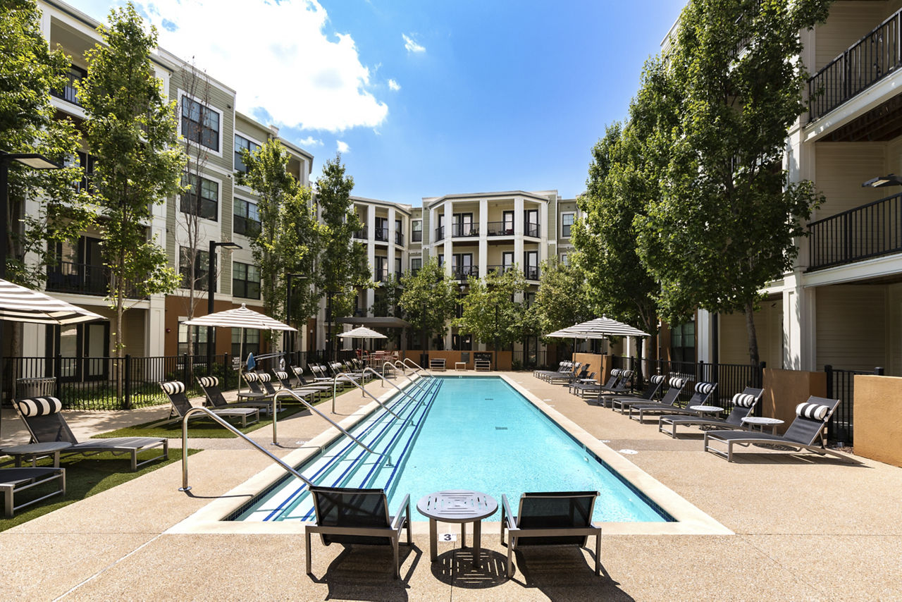 Tapestry at Brentwood Town Center Apartments photo 3