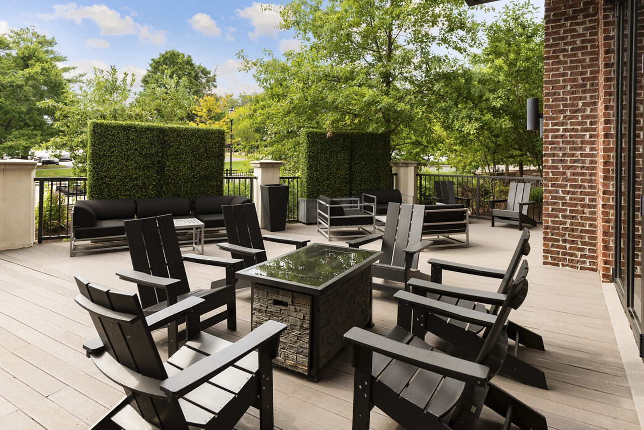Tapestry at Brentwood Town Center Apartments photo 4