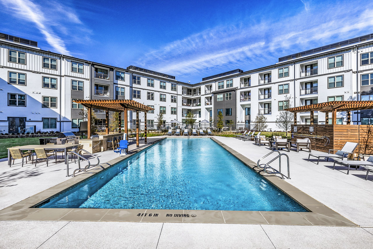 Overture River District 55+ Active Adult Apartment Homes photo 4