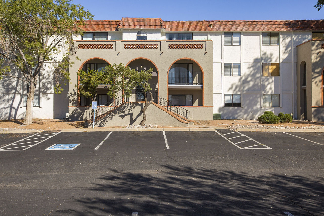 Milo Apartments photo 2