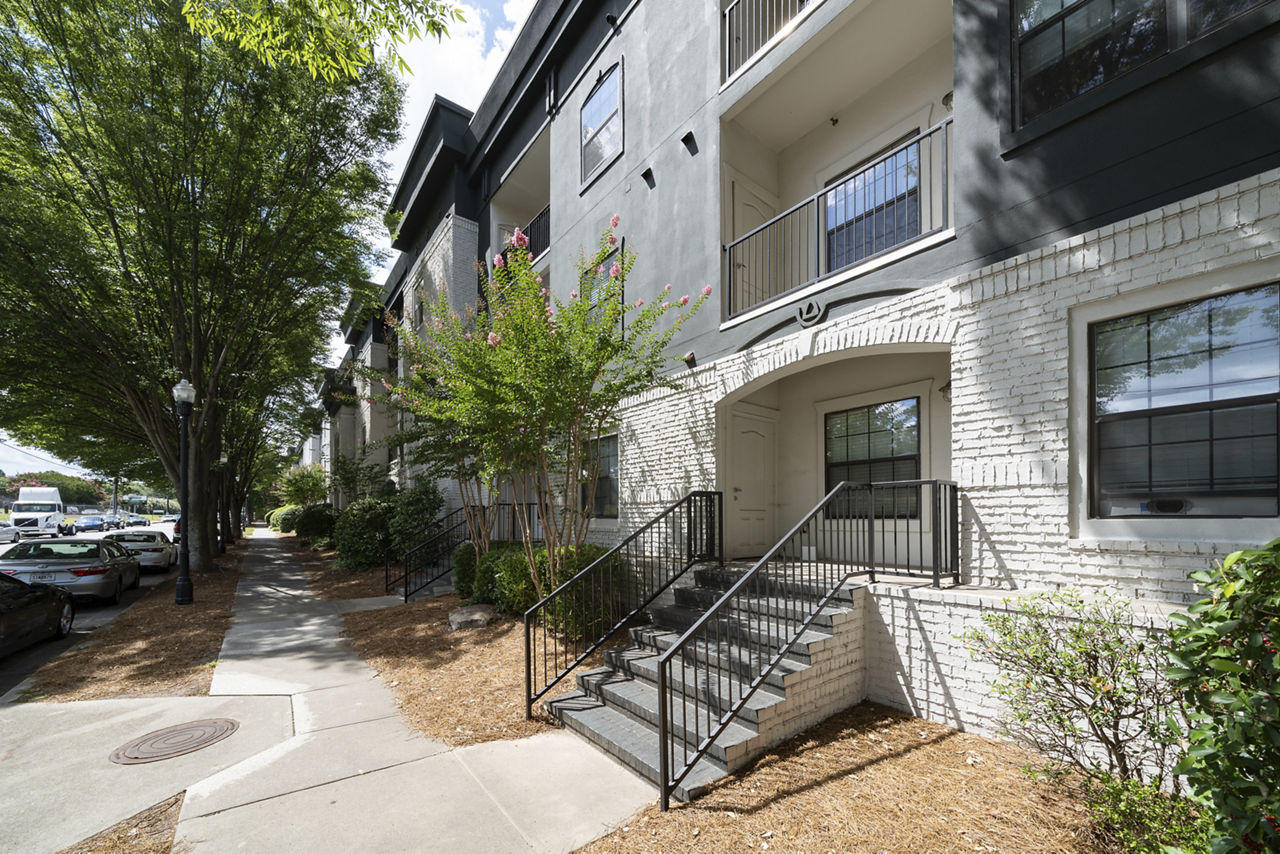 The Grove Chamblee Apartments photo 2