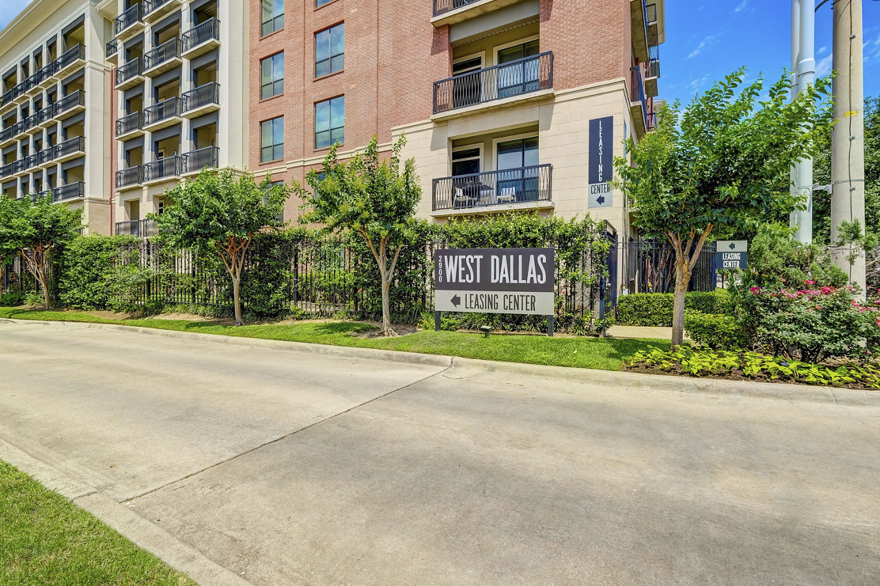 2900 West Dallas photo 2