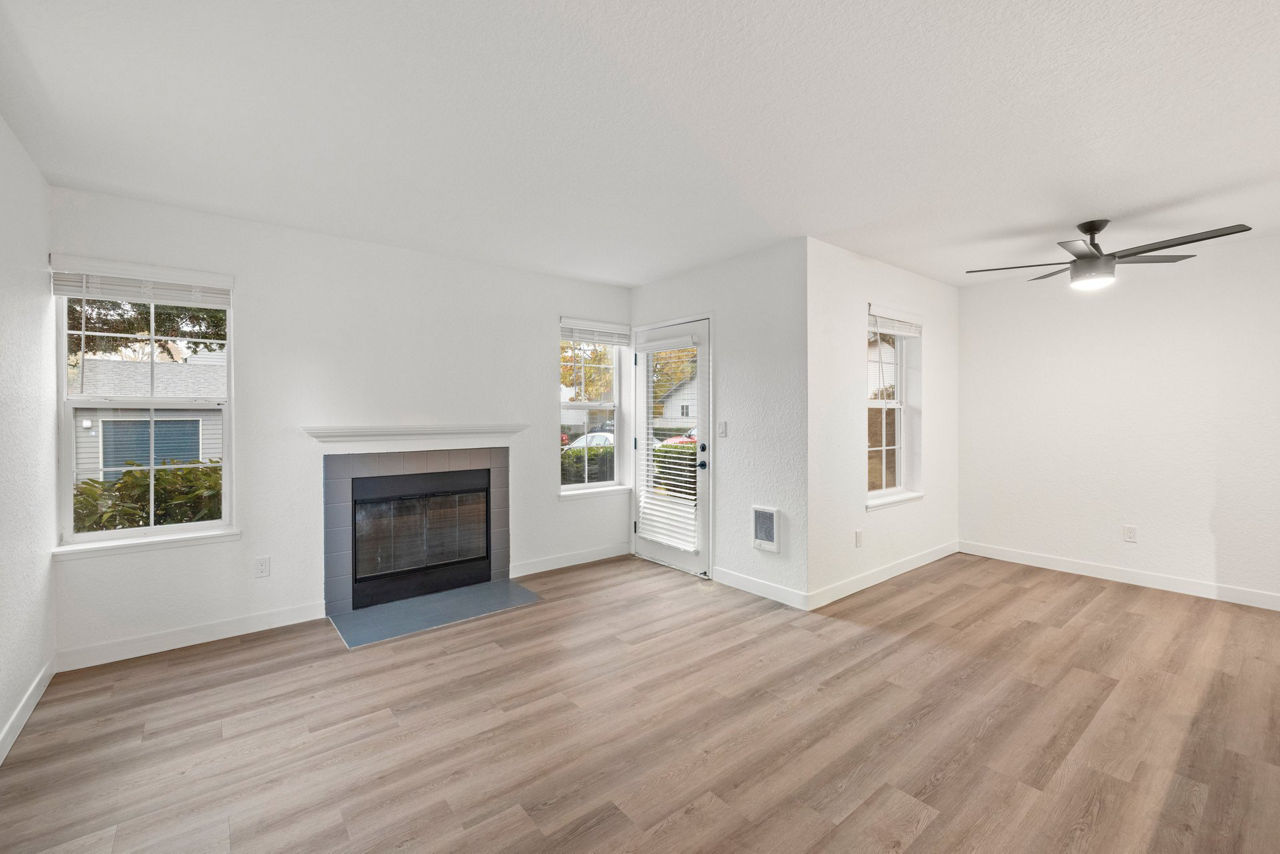 Larkspur Place photo 2