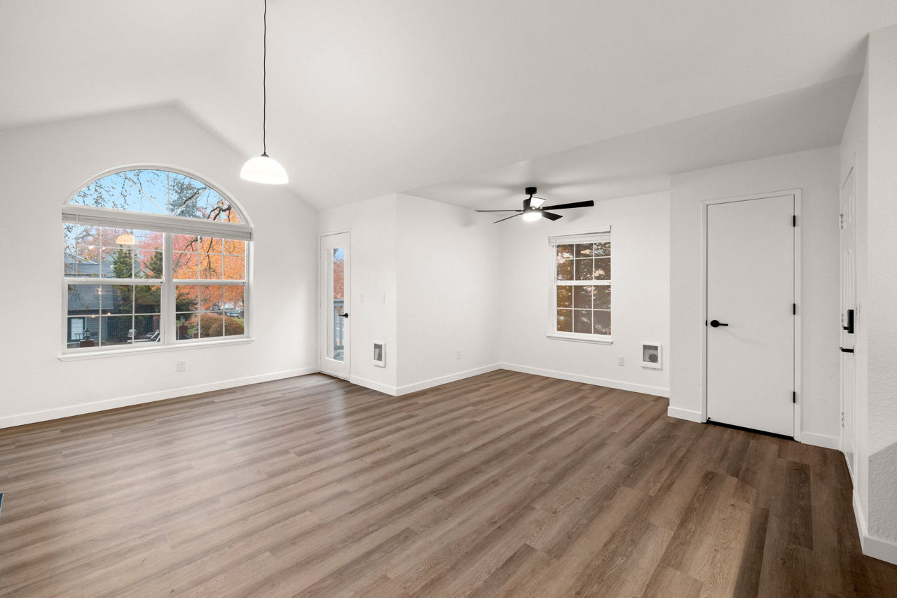Larkspur Place photo 3