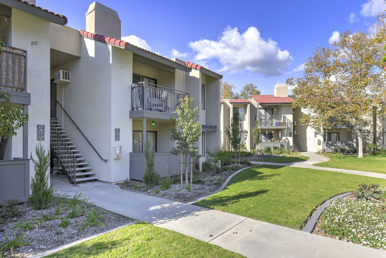 Santee Villas photo 2