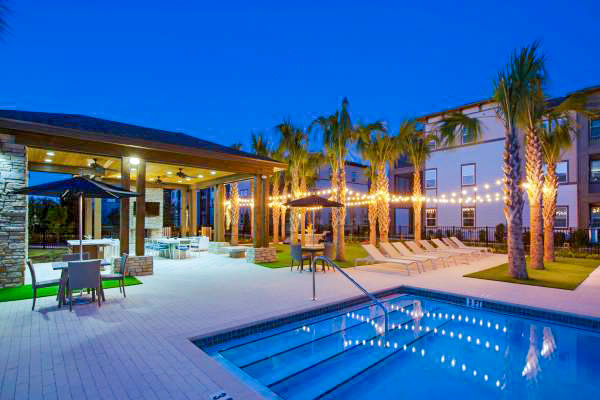 Residences at Lake Park photo 2