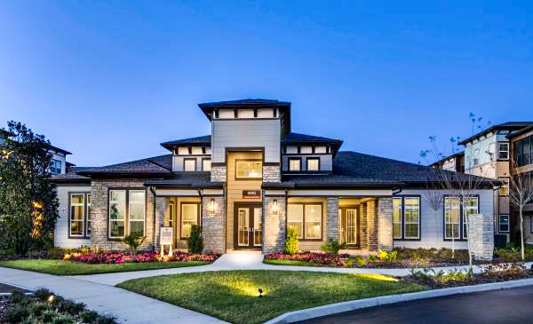 Residences at Lake Park photo 3
