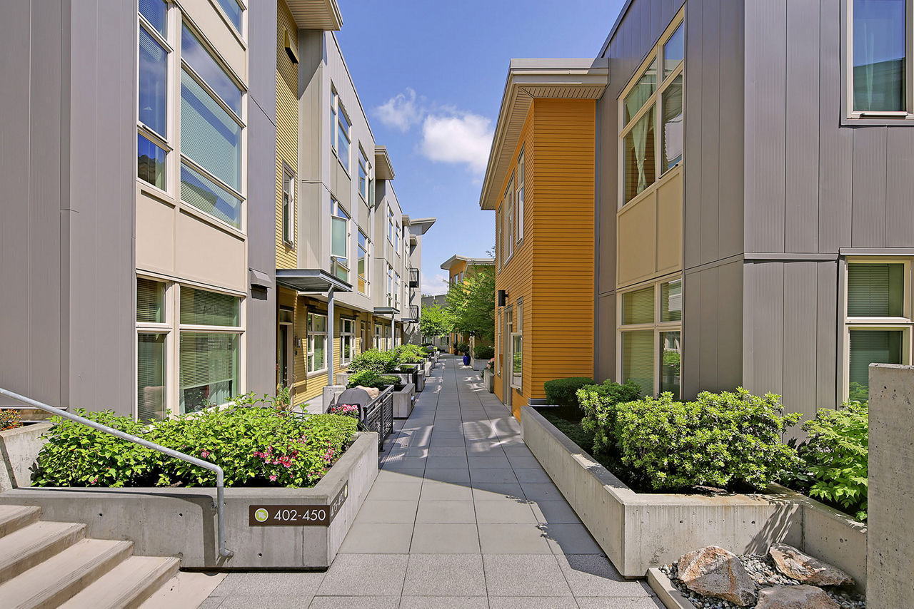 Thornton Place photo 2