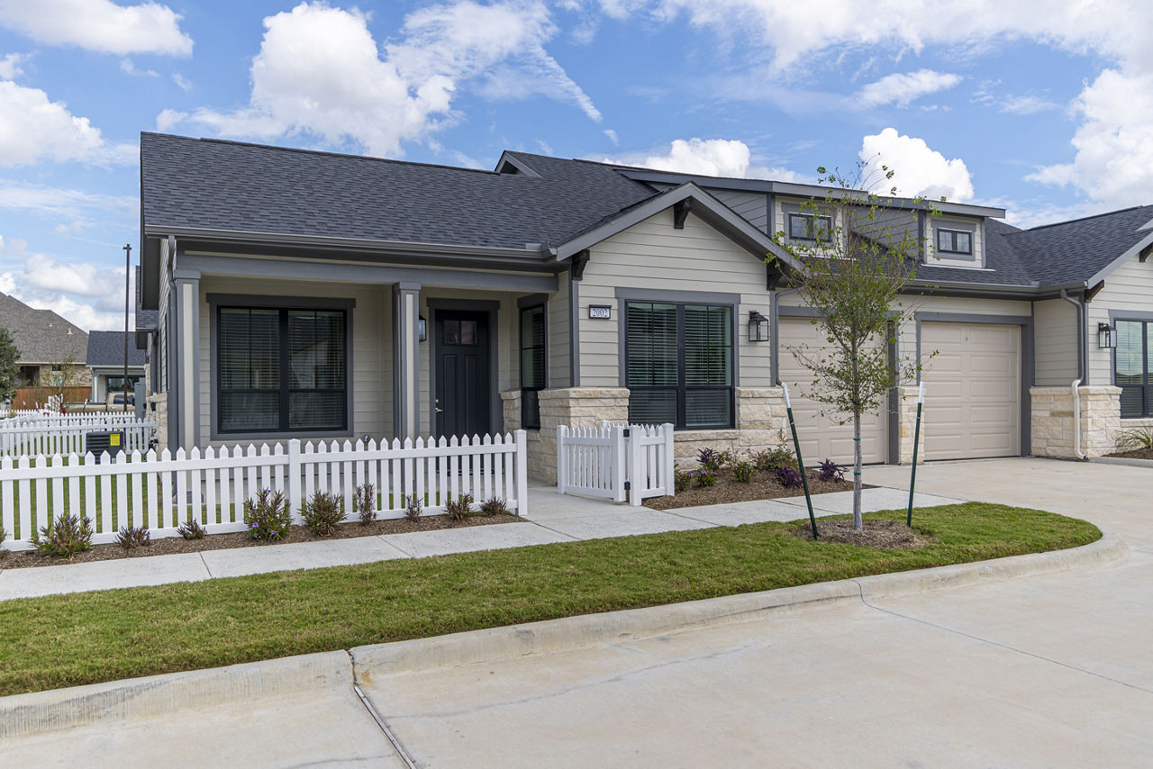 Cadence Creek at Towne Lake 55+ Active Adult Community photo 2