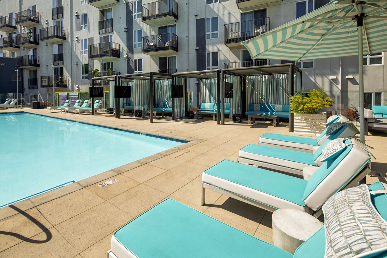 Aliso Apartments photo 2