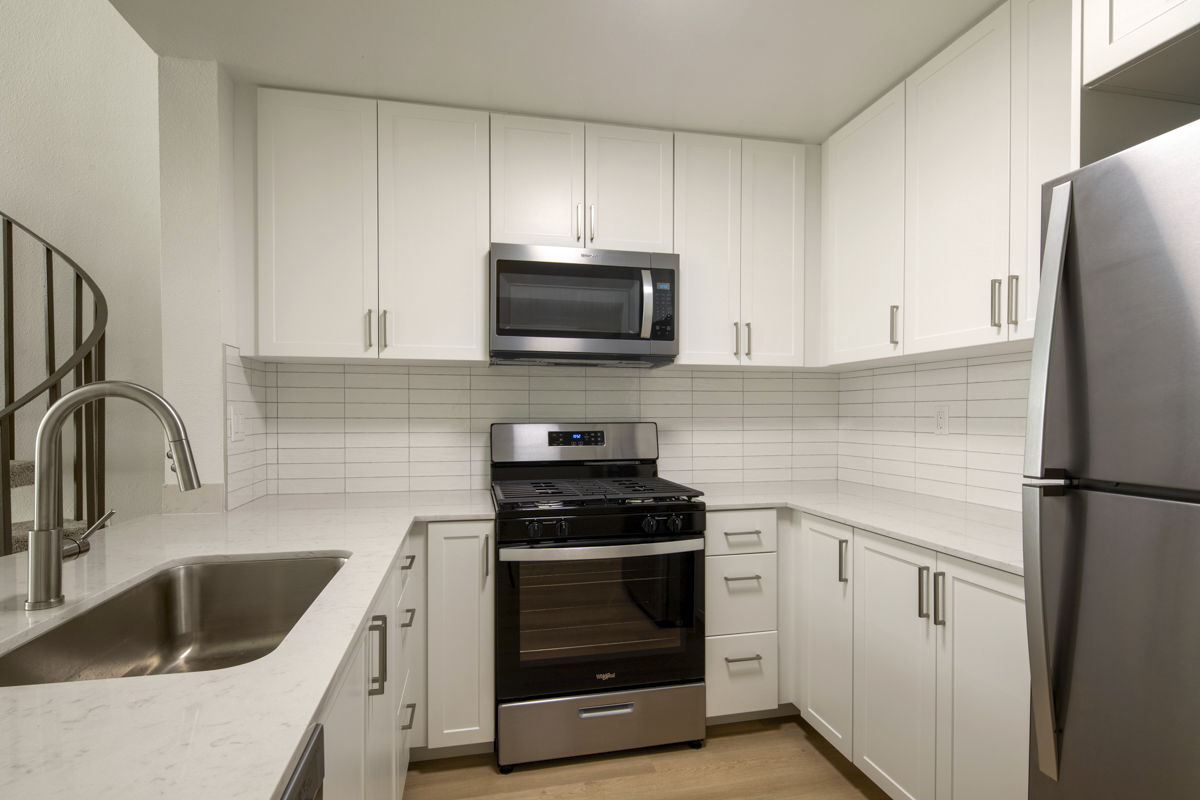 Warner Pointe photo 4