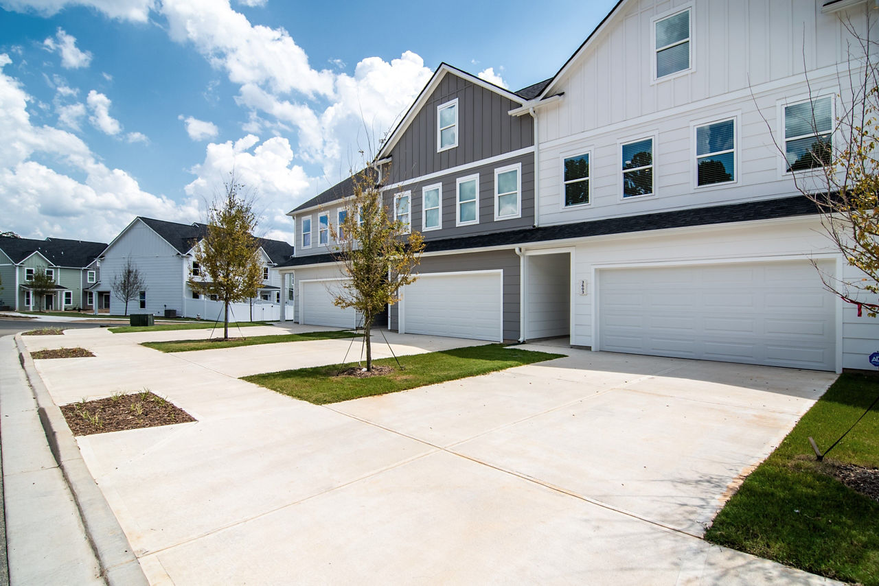 Summerwell Parkway Village photo 3