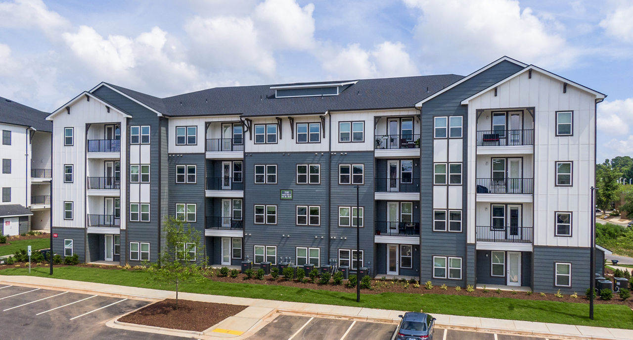 Arlow at Blue Ridge Apartments photo 3