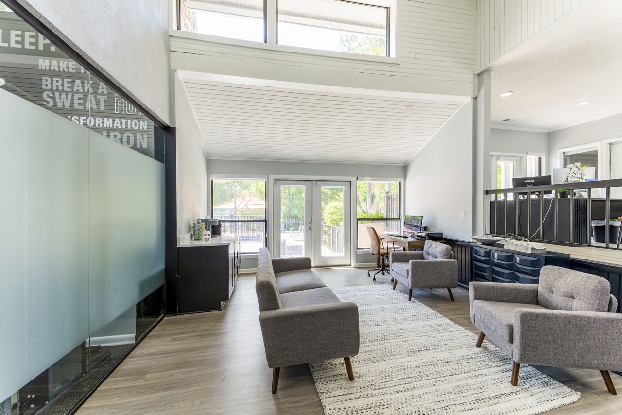 Sunstone Apartments photo 4