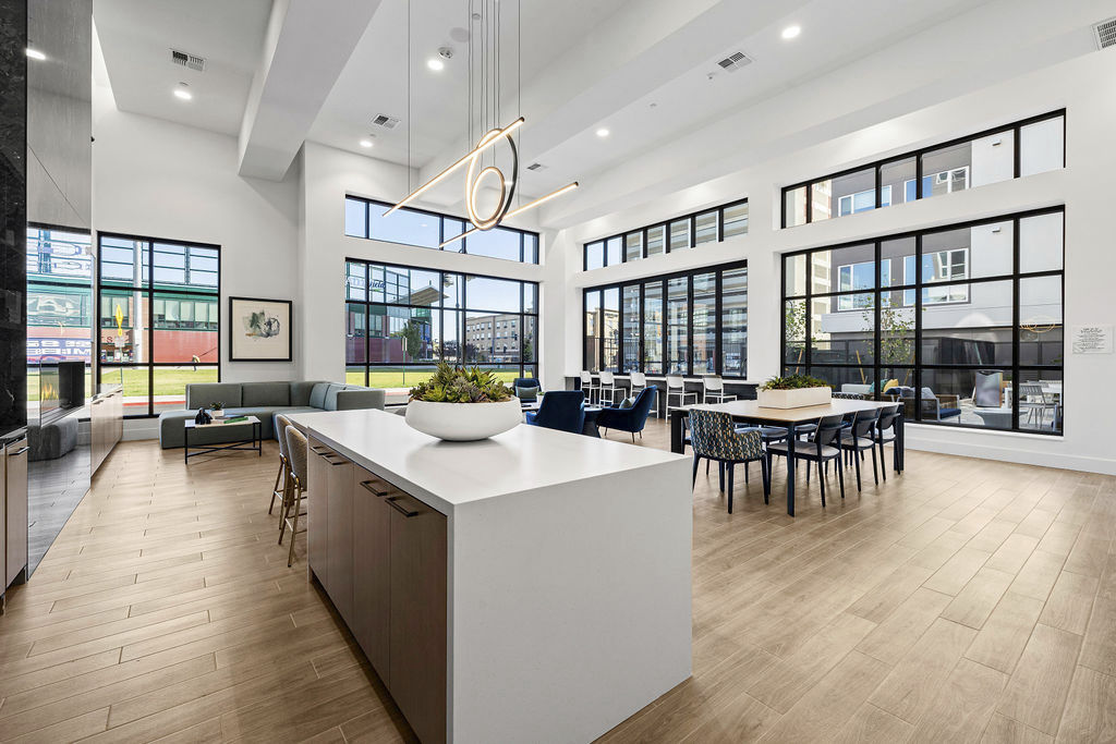 Ballpark Apartments photo 4