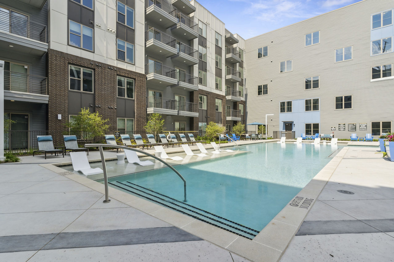 Alta Riverside photo 2