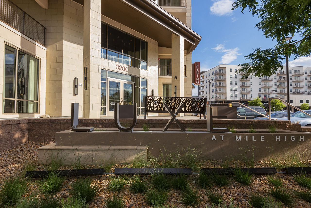 Luxe At Mile High photo 2