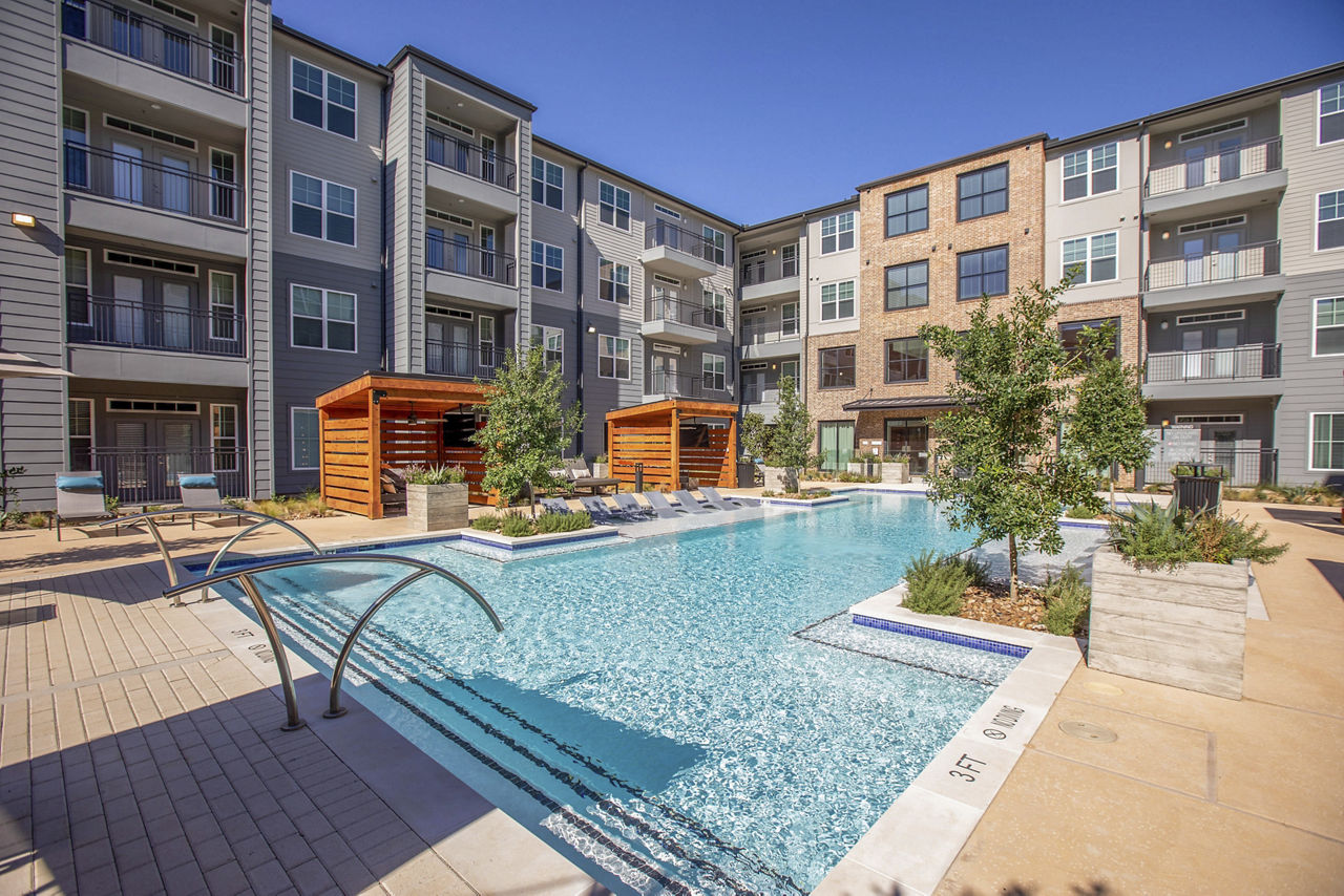 Lenox at The Grid photo 3