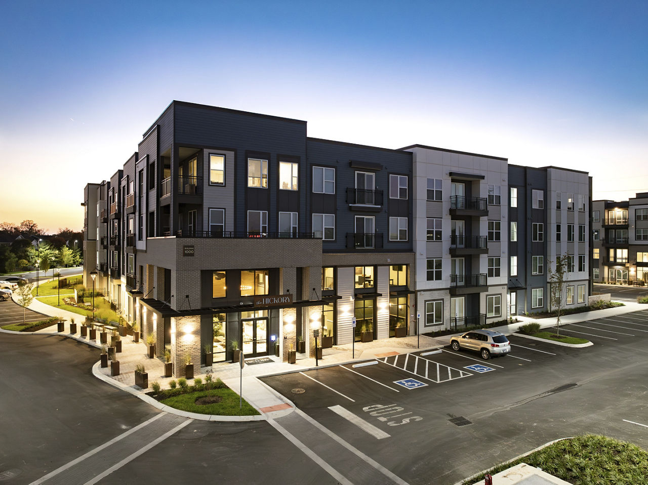 The Hickory at Indian Lake Village Apartments photo 3