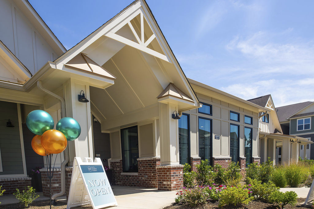 Alta Harris Farms Apartments photo 3