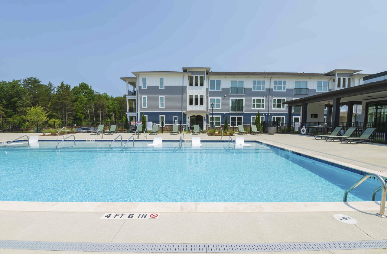 Perimeter Pointe Apartments photo 3