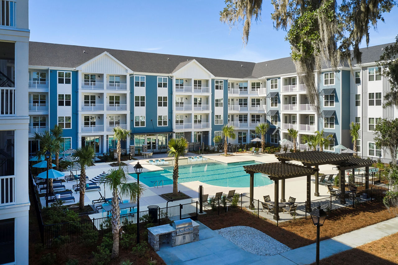 Populus Pooler photo 2
