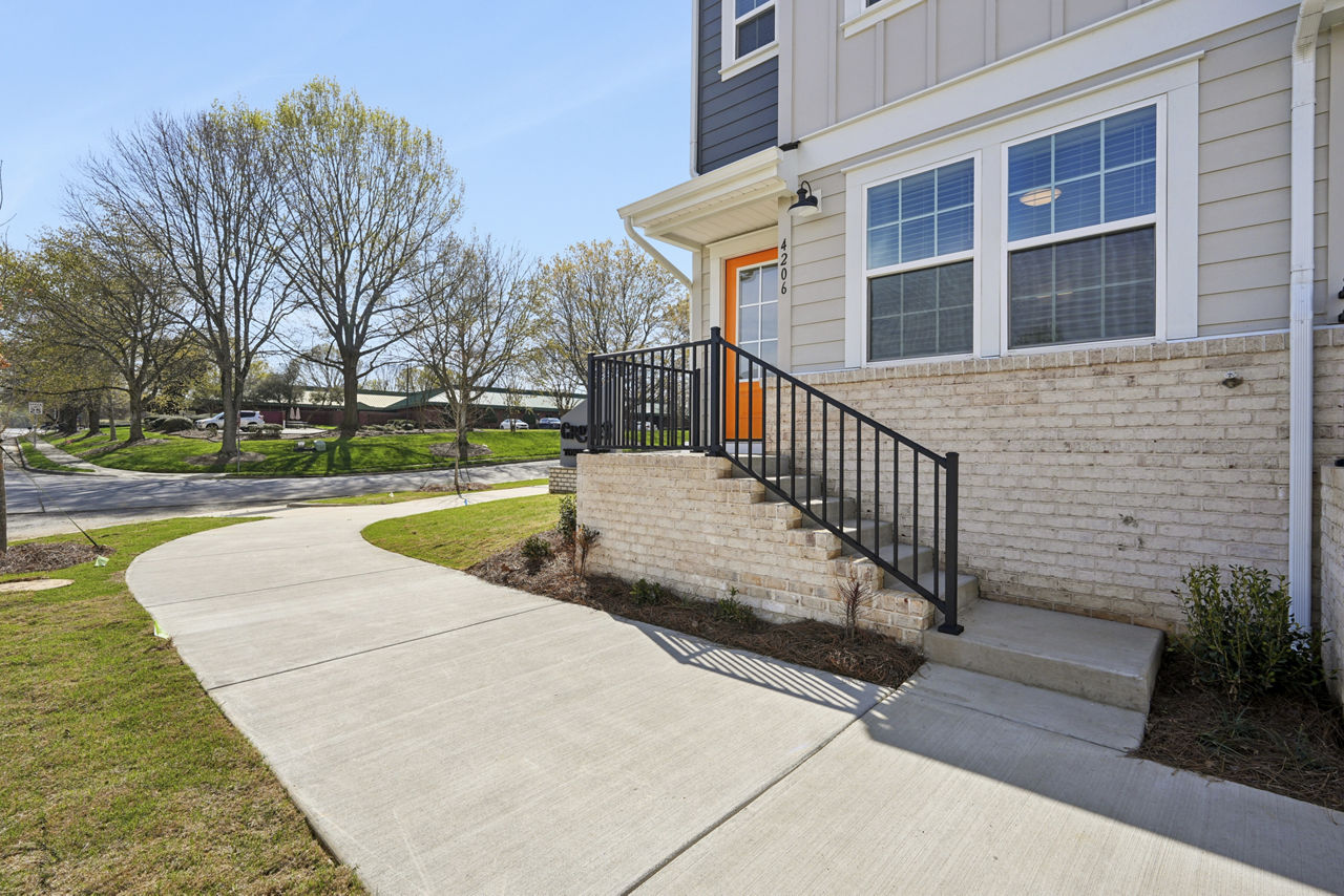 Groves Townhomes photo 2