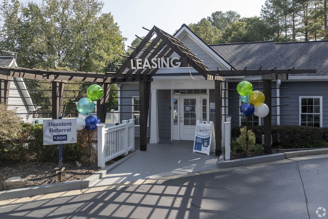Aqua at Sandy Springs photo 3