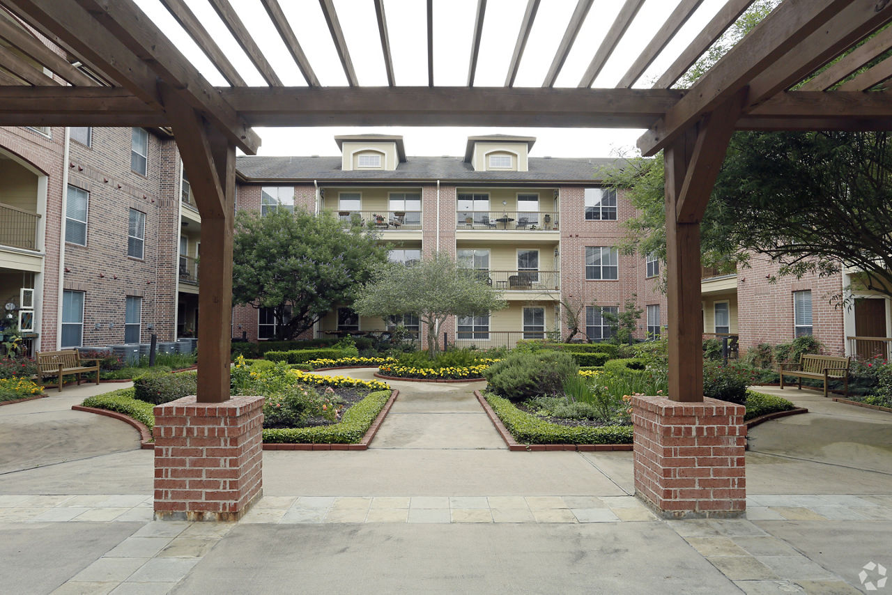 Elate Royal Oaks photo 3