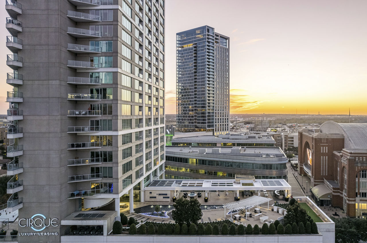 The Cirque Residences photo 2