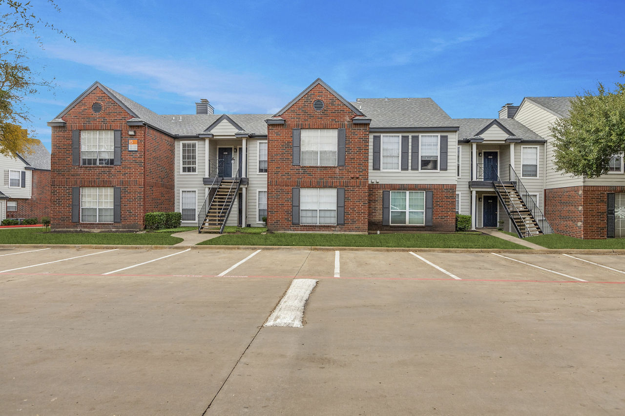 Oaklyn Apartment Homes photo 3