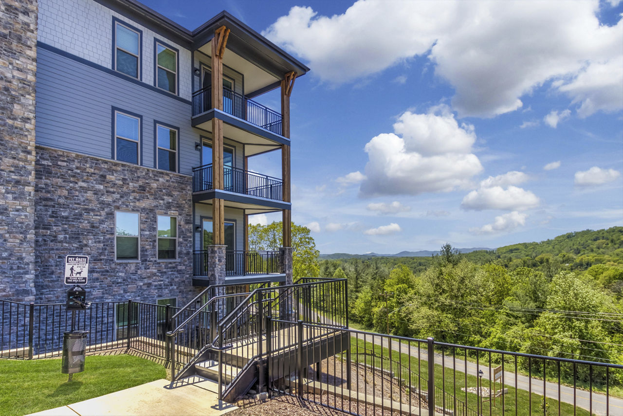 Enclave Piney Mountain photo 2