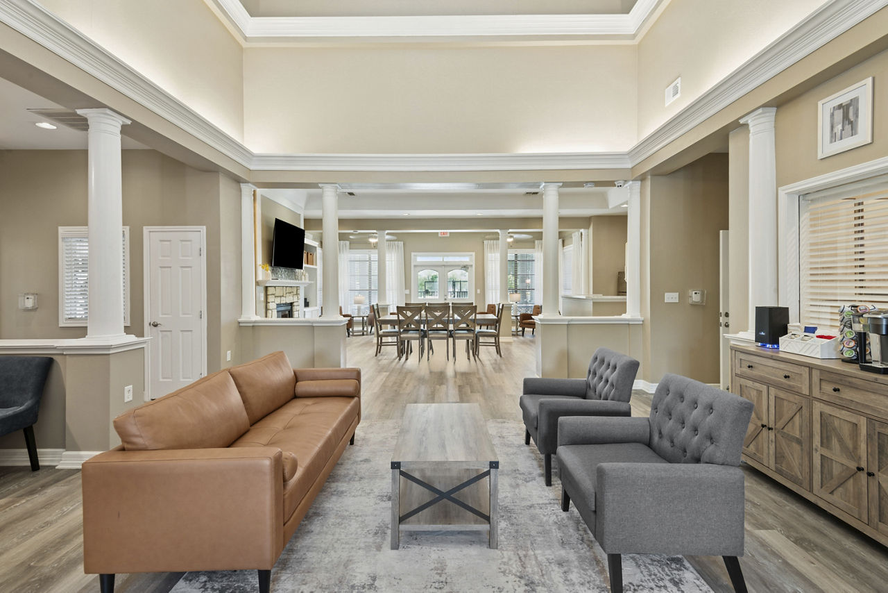Lakeshore Villas photo 2