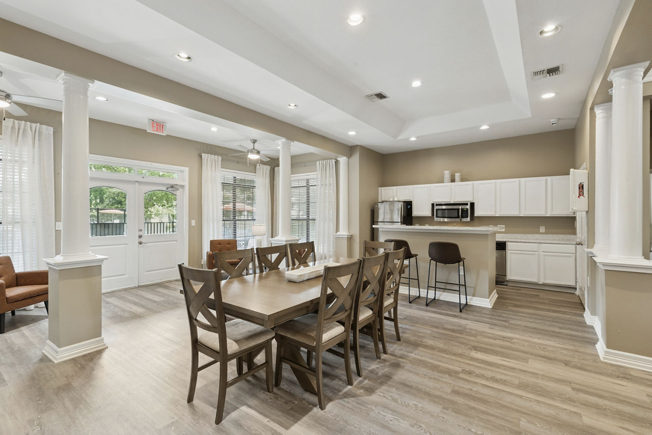 Lakeshore Villas photo 3