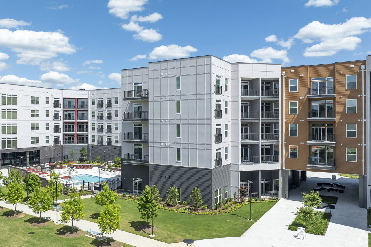 Centro at Pine Nash Apartments photo 2