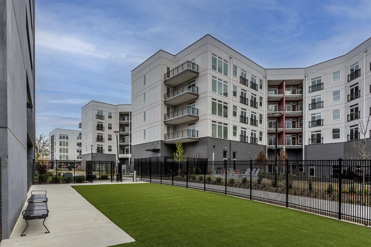 Centro at Pine Nash Apartments photo 3
