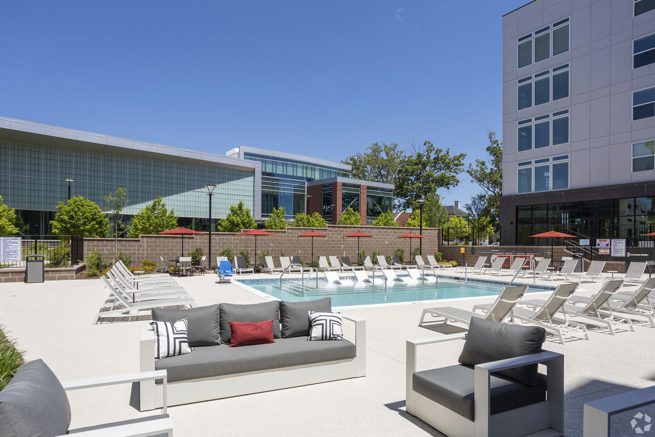 Centro at Pine Nash Apartments photo 5