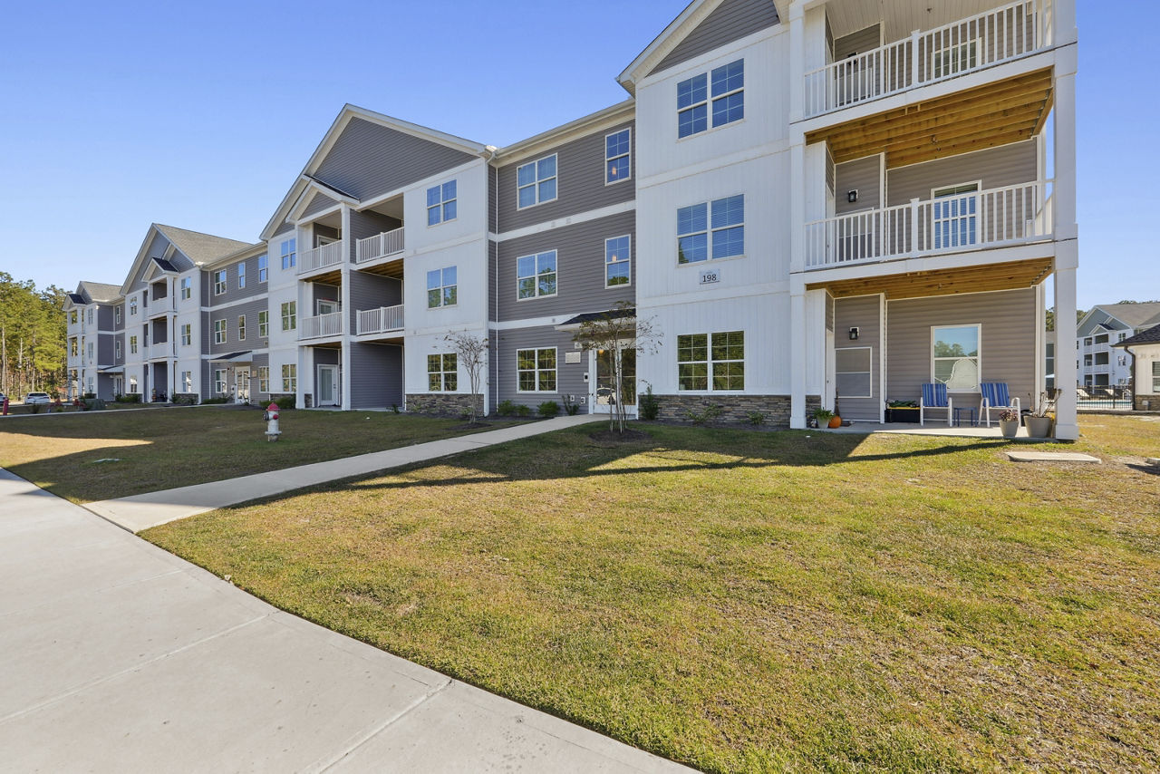 Lakeview Terrace photo 2